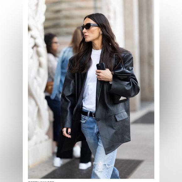 Danier Jackets & Blazers - Danier Black genuine Leather Button
Down Jacket classic